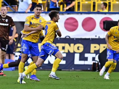 ”Meciul anului”: în minutul 10, oaspeții conduceau cu 3-0, însă abia apoi a urmat ”nebunia”! S-au mai marcat ȘAPTE goluri