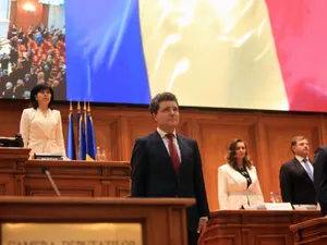 Cum l-a numit Gigi Becali pe Nicușor Dan, după gestul făcut când au ajuns față în față