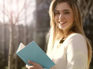 Horoscop duminică, 4 mai. Pluto retrograd zguduie valorile Capricornilor. Balanța, revelații intense - FOTO: Pexels (imagine cu rol ilustrativ)