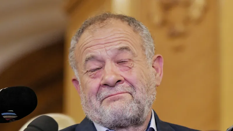 Prietenul lui Dragnea, Dumitru Buzatu ia distanță. / Foto: playtech.ro