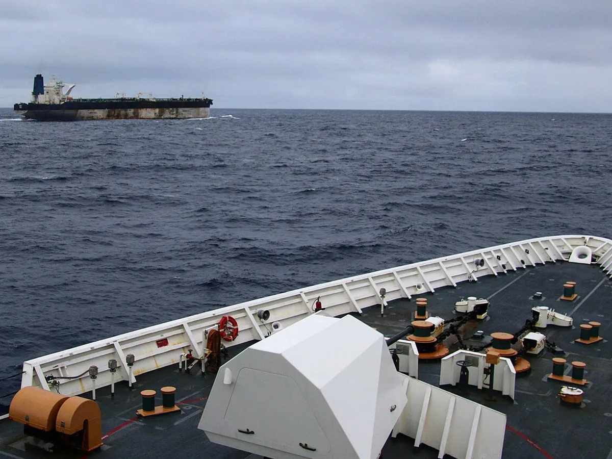 Rusia acuză SUA de „piraterie de secol XXI” după confiscarea navei Marinera. Echipajul ar putea fi judecat