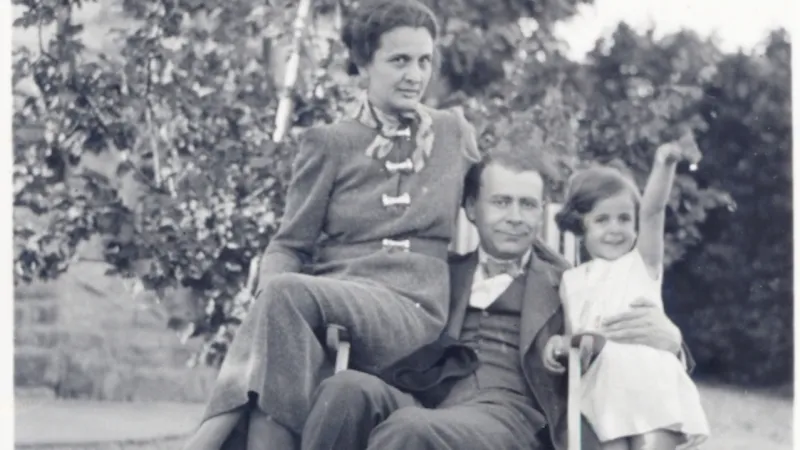 Cornelia, Blaga și fiica - Foto: Arhiva / dela0.ro