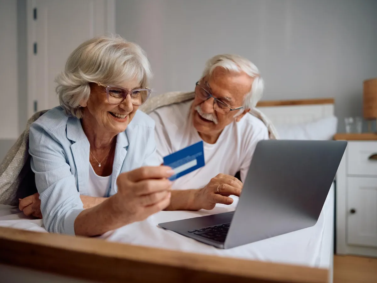 Anunț de la Casa de Pensii așteptat de 2.500.000 pensionari. „Am trimis banii”. Când intră pensia pe card?