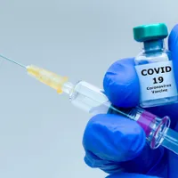 Procentul cazurilor de COVID în rândul persoanelor vaccinate: 0,008%. / Foto: digi24.ro