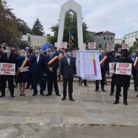 Parlamentarii, primarii şi consilierii PSD din Galați, nemulțumiți de banii alocați de Guvernul Cîțu. / Foto: adevarul.ro