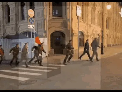 Panică în Piața Roșie din Moscova. Soldații ruși au fugit spre adăposturi în timpul repetiției pentru parada de 9 Mai  