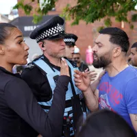 âți români au fost reținuți de fapt  în urma scandalului de la Leeds? Informații oficiale - Foto: Profimedia Images (rol ilustrativ)