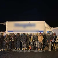 Autoutilitara era condusă de un cetăţean din Republica Moldova.- Foto: Poliția de frontieră