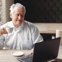 6.800 lei pensie la recalculare pentru un pensionar cu doar 35 ani munciți. Ce impozit va plăti? - Foto: Freepik