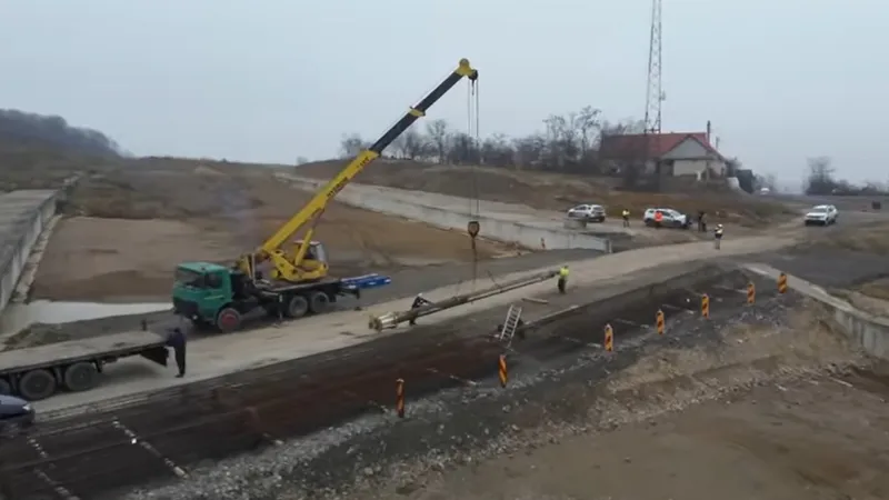 Au repornit lucrările pe lotul din Autostrada Transilvania început de Bechtel acum 20 ani - Foto: captură video