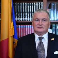 Ambasadorul Adrian Zuckerman