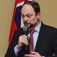 Jurnalistul şi politicianul Vladimir Kara Murza, vorbind la Toronto, în anul 2017 - Foto: Wikimedia/Mykola Swarnyk/CC BY-SA 3.0