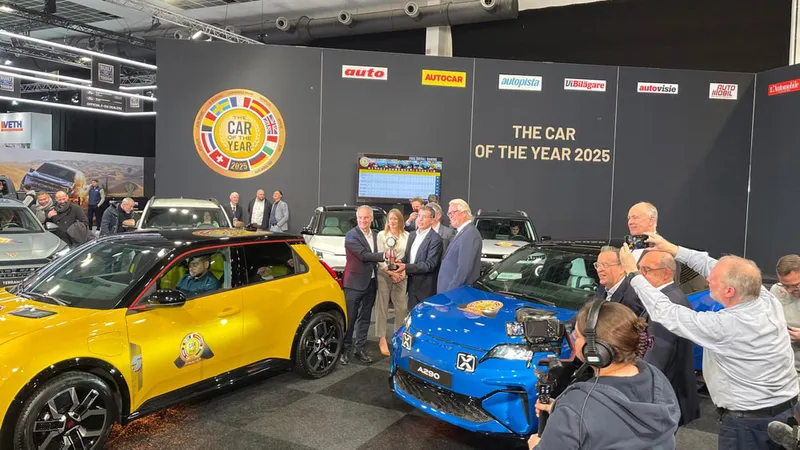 Renault 5 E-Tech este „Mașina Anului” 2025 în Europa. Dacia Duster, pe locul 5 - Foto: caroftheyear.org