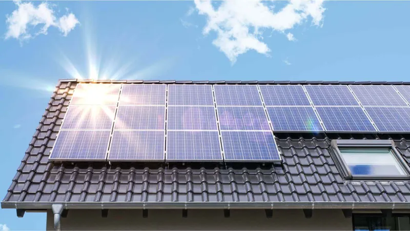 Panouri fotovoltaice - FOTO: eon.ro