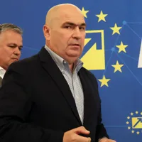Adrian Veștea și Ilie Bolojan Foto: Inquam Photos / George Calin