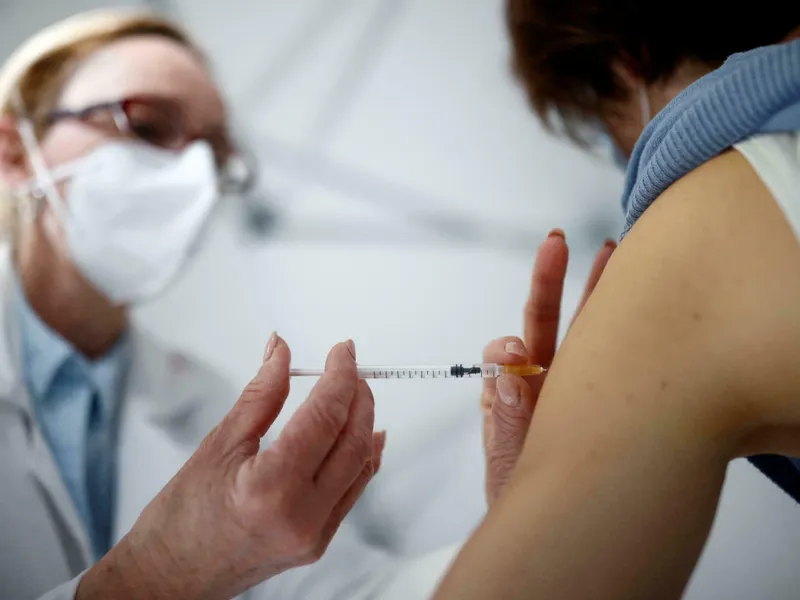 Norvegia îşi amână redeschiderea totală şi extinde vaccinarea tinerilor între 12 și 15 ani / RFI