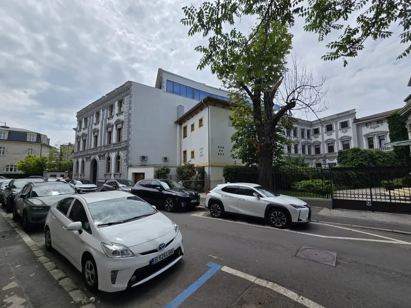 Realitatea Plus, televiziunea poporului, e la doi pași de Palatul patronului, Maricel Păcuraru. Sursă foto: Newswweek România