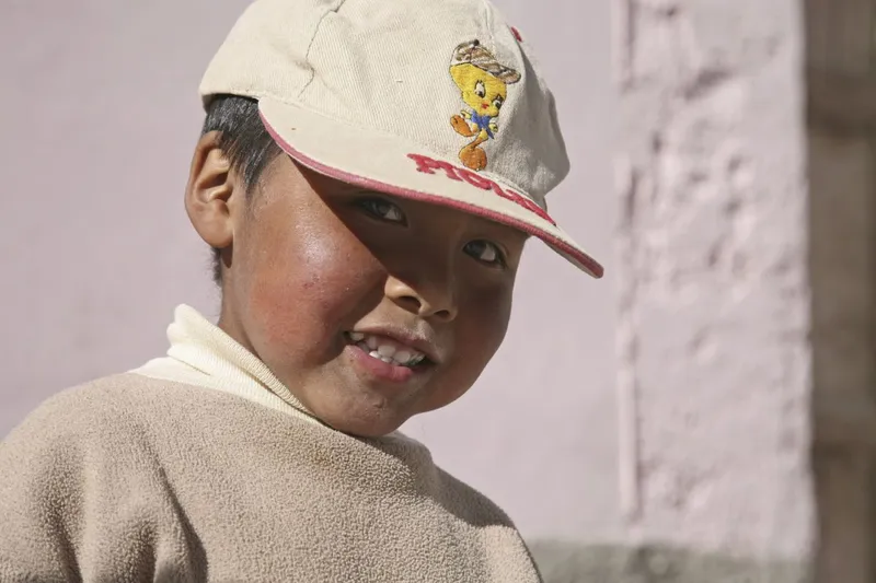 Copil indgen din San Antonio de Los Cobres, &icirc;n Anzii Argentinei - Foto: Profimedia Images