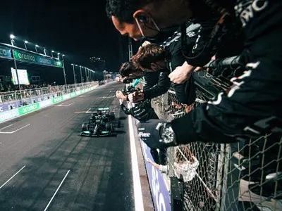 Campionul en titre Lewis Hamilton s-a impus în prima cursă de F1 din istorie din Arabia Saudită și și-a adjudecat și cel mai rapid tur. / Foto: Mercedes-AMG Petronas Formula One Team