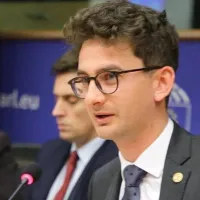 Iulian Bulai (USR) lucrează la o inițiativă prin care Consiliul de Monitorizare ar fi comasat cu Avocatul Poporului. ONG-urile se opun, cerând depolitizarea, nu desființarea CM. Sursă imagine: Facebook