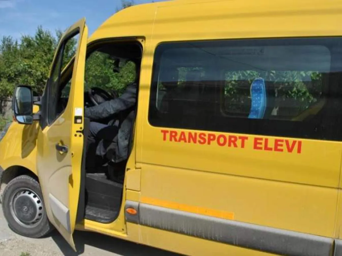 Microbuz transport școlar/Foto: A1