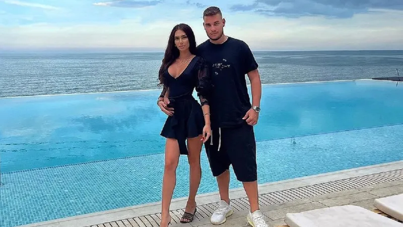 Angelo, „Casanova” ca tatăl său, Cristi Borcea. Iubita sa întoarce toate privirile. / Foto: as.ro