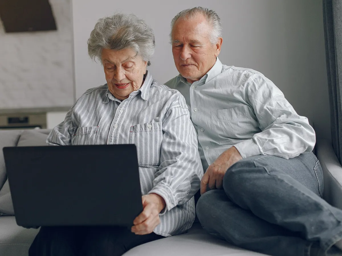 Casa de Pensii anunță mai multe beneficii pentru pensionari. Economisești timp și bani!