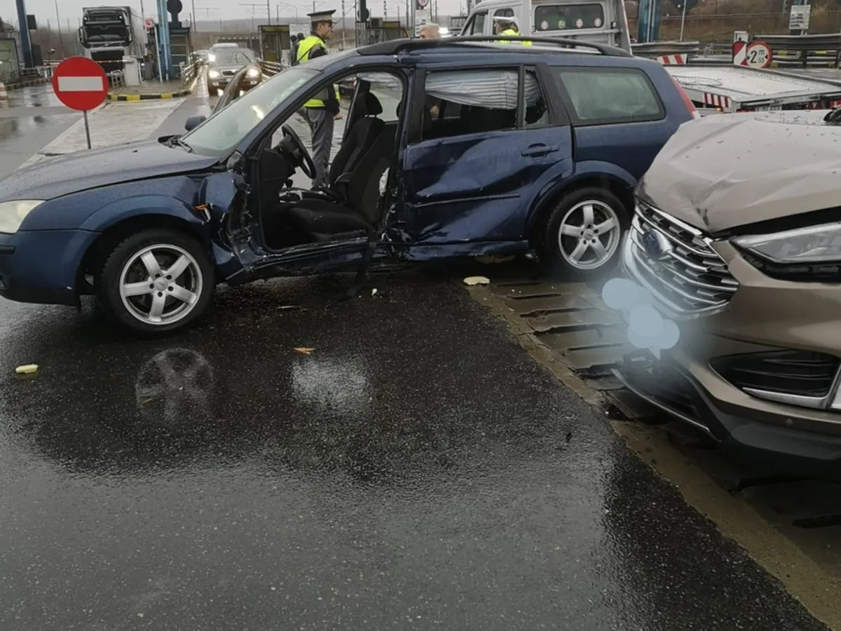 Cinci persoane au fost rănite după un  accident la stația de taxare Fetești /news.ro