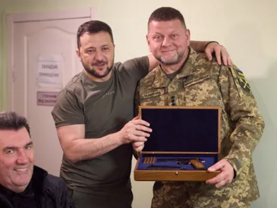 Ce scoruri ar obține Zelenski și Zalujnîi, fostul comandant al armatei, dacă ar fi alegeri prezidențiale în Ucraina