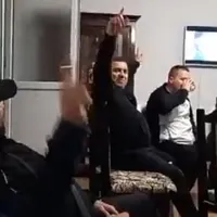 Interlopul Corduneanu, care a cerut bitcoin ca taxă de protecție pentru o videochatistă, a fost eliberat, iar frații săi au organizat o petrecere cu manele Foto: Facebook