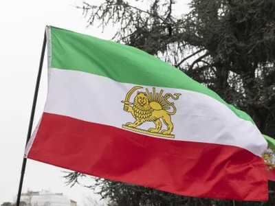 Iranienii ”au întors armele” cu riscul pierderii libertății