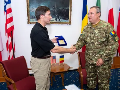 Mark Esper/Nicolae Ciucă sursă Facebook