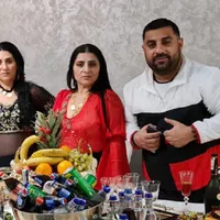 Nat Mincă (dreapta) și surorile sale vrpjitoare Rada și Mihalea Mincă. Infracțiunile Sadovenilor includ și escrocherii cu vrăjitoare Foto: Facebook