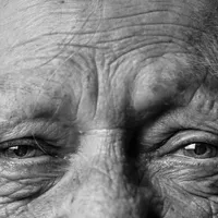 Bătrână, batjocorită de propria familie pentru că s-a angajat femeie de serviciu la o școală, pentru câțiva bănuți în plus - Foto: Pixabay(imagine cu rol ilustrativ)