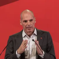 Un fost ministru al Finanțelor din Grecia, atacat de un grup de 20 de persoane. A ajuns la spital - Foto: Profimedia Images