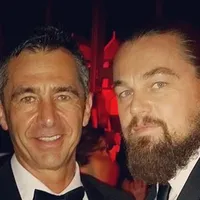 Chirurgul român Alexandru Mărmureanu și Leonardo DiCaprio Foto: ziuadevest.ro