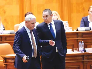 Victor Ponta și Liviu Dragnea, autorii programelor de guvernare în care PSD a promis realizarea a opt spitale regionale - Foto: INQUAM PHOTOS/ George Călin