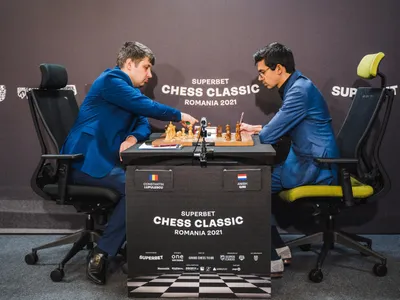 Superbet Chess Classic Romania 2021: Constantin Lupulescu îl învinge pe Anish Giri, locul 6 mondial/FOTO: Superbet Chess Classic Romania 2021