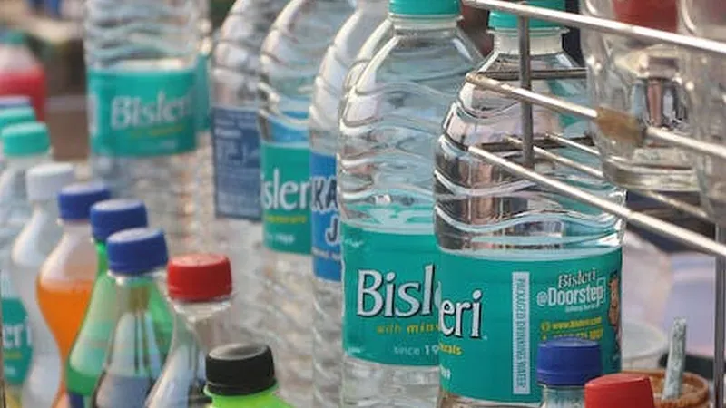 Peturi din plasticul reciclat - Foto: Pexels/Ajay Parab/CC0