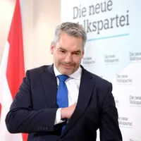 Austria are un nou cancelar: Karl Nehammer, fost militar și ministru de Interne. / Foto: bbc.com