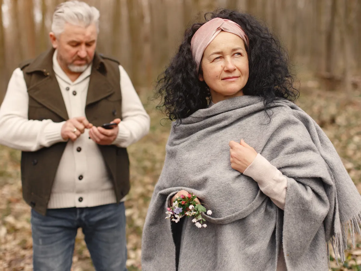 Pensionari la pensie, în parc - Foto: Freepik