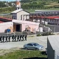 Peste 100 de percheziții la vânzătorii de droguri  Foto: Poliția -DIICOT