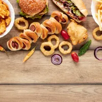 Care sunt alimente la fel de nocive pentru sănătate ca tutunul? Duc la infarct, cancer și diabet - Foto: Freepik