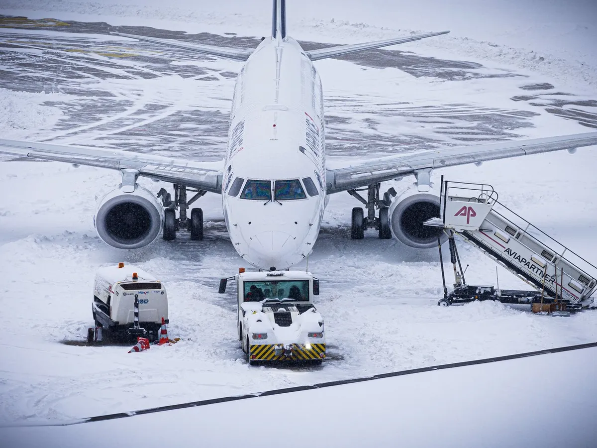 Aeroport în condiții de iarnăi - Foto: Profimedia Images (imagine cu rol ilustrativ)