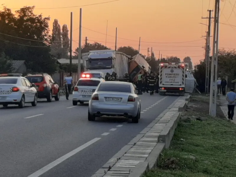 Accident tragic în Dolj. Un microbuz plin cu bulgari a intrat cu viteză într-un TIR oprit/FOTO: Facebook/Paul Sorin Chirca