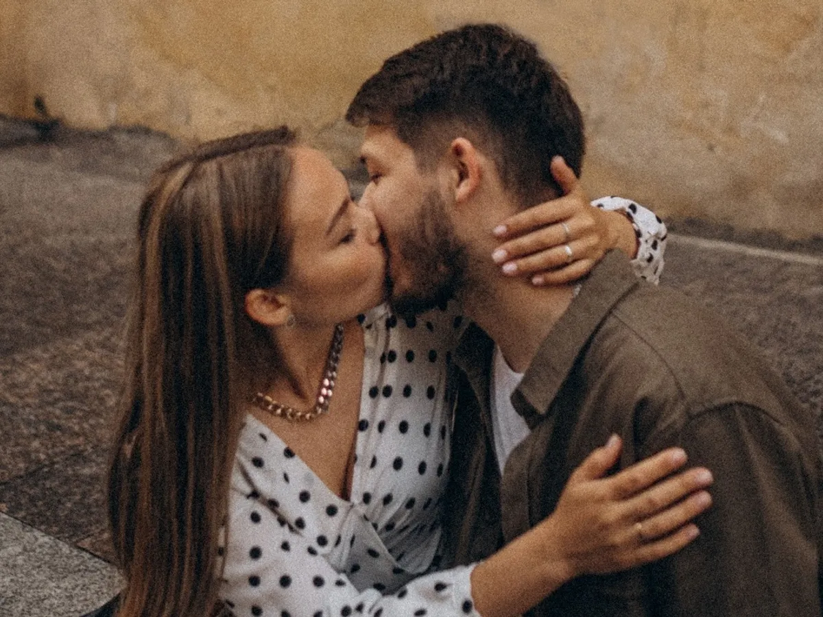 Cuplu care se sărută - Foto: Pexels (cu rol ilustrativ)