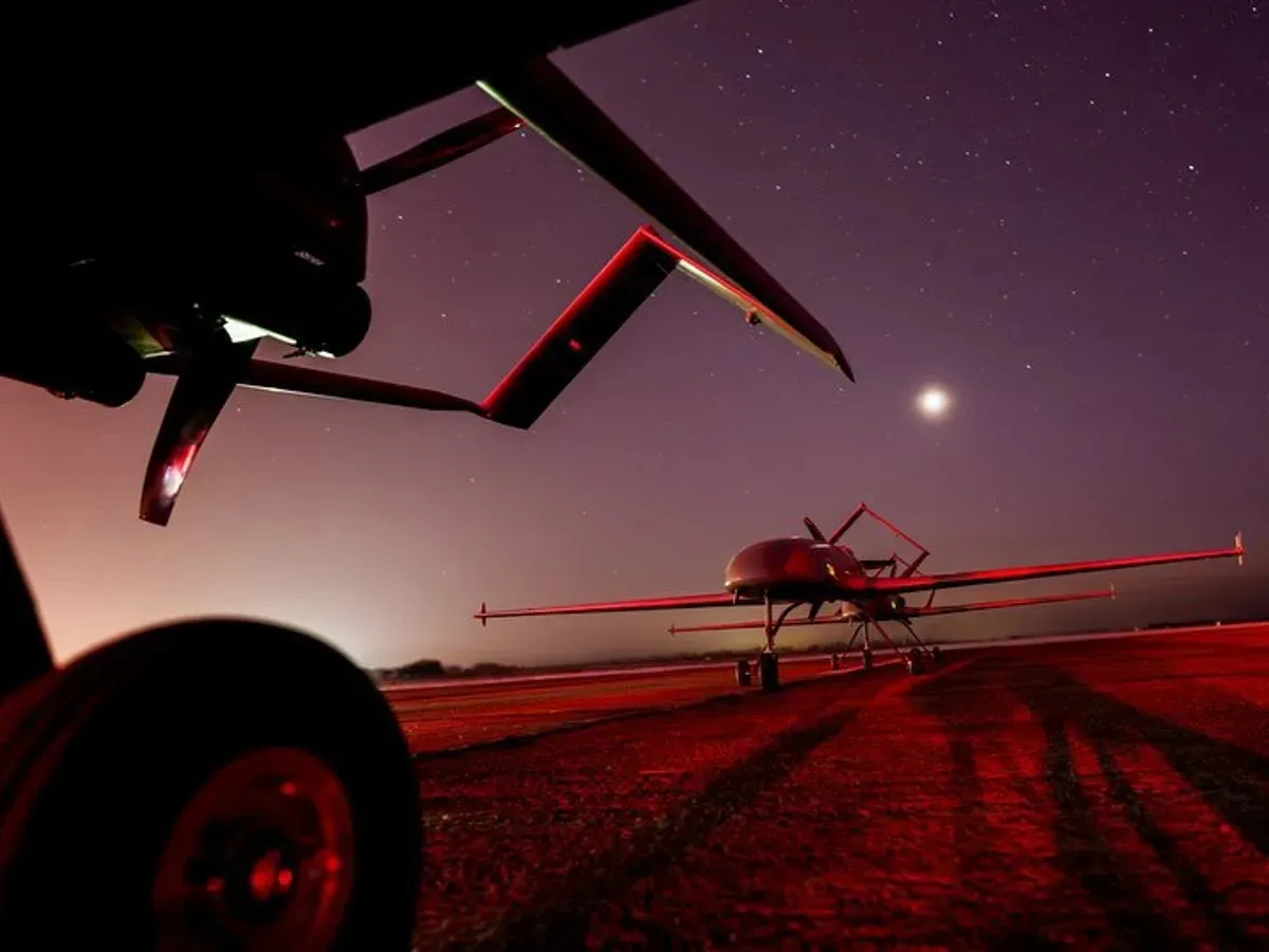 Drone ucrainene au lovit una dintre cele mai mari rafinării ale lui Putin. - Foto: Facebook/Volodimir Zelenski - Caracter ilustrativ