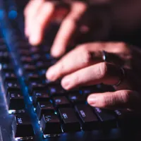 Atenție la atacurile phishing! Vin emailuri suspecte cu atașamente periculoase. Cum vă protejați - Foto:. Profimedia Images
