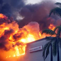 Incendiile din Los Angeles: Pompierii se pregătesc pentru vânt puternic. Rafale de 130 km/h - Foto: Profimedia Images (Imagine cu rol ilustrativ)