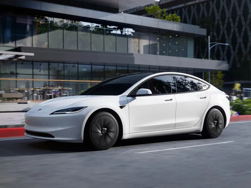 Tesla Model 3 Standard - Foto: Tesla